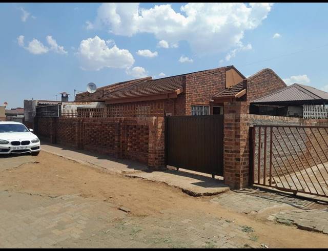 3 BEDROOM HOUSE FOR SALE IN TOKOZA